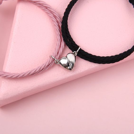 PULSERA DIJE MAGNETICO LOVE