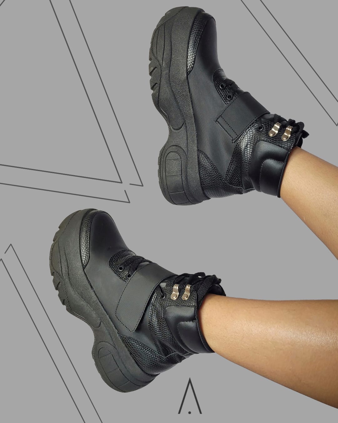Nuevas Botas PISADAS SALVAJES
